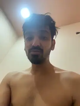 Snapshot of hornyguy271192 chatting on 02/08/26, 11:30 hornyguy271192 online show from 02/08/26, 11:30