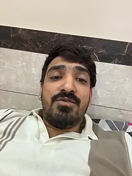 Snapshot of hornyguy271192 chatting on 02/12/26, 09:15 hornyguy271192 online show from 02/12/26, 09:15