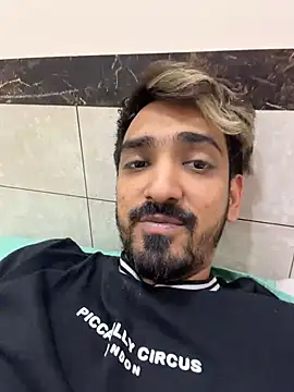 Snapshot of hornyguy271192 chatting on 02/21/26, 01:45 hornyguy271192 online show from 02/21/26, 01:45