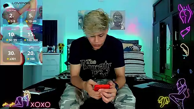 Liamscott  online show from 10/03/25, 09:34