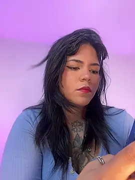 JulianaCastillo online show from 02/21/25, 08:29