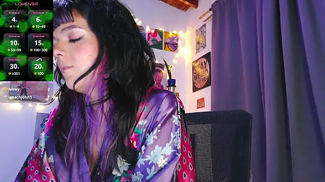 Snapshot of purple_em69 chatting on 01/13/25, 01:23 purple em69 online show from 01/13/25, 01:23