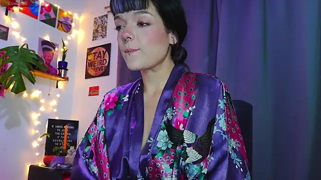 Snapshot of purple_em69 chatting on 01/21/25, 07:15 purple em69 online show from 01/21/25, 07:15