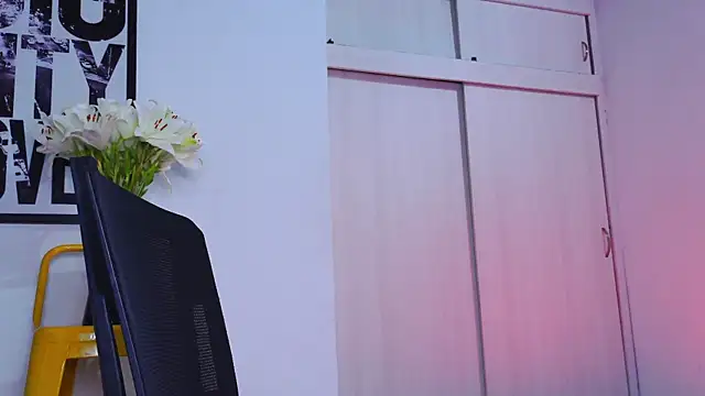 purple em69 online show from 11/14/25, 02:21