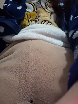 Snapshot of rossana99_ chatting on 11/21/25, 07:45 rossana99 online show from 11/21/25, 07:45