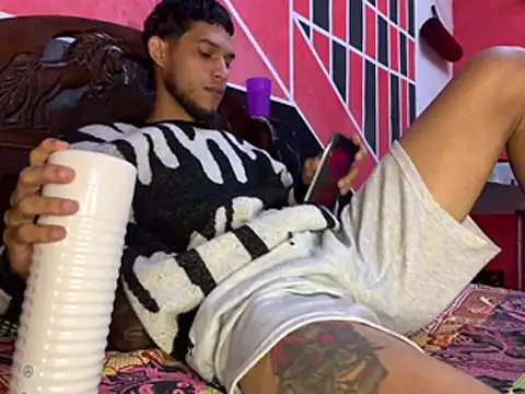 tanned boy online show from 04/06/26, 03:13