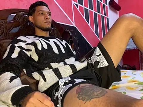 tanned boy online show from 04/16/26, 09:54