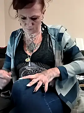 renegade vyxxen online show from 12/14/25, 04:34