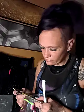 renegade vyxxen online show from 04/21/26, 03:02