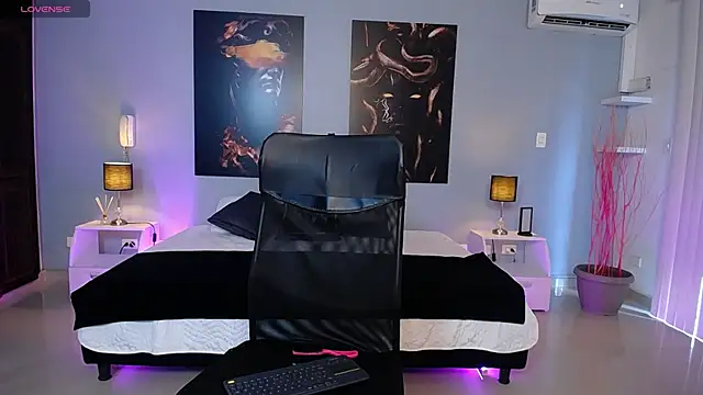 JasmineCampbell  online show from 10/27/25, 08:13