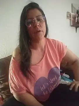 Snapshot of LucifernandaSw chatting on 02/17/25, 11:44 LucifernandaSw online show from 02/17/25, 11:44