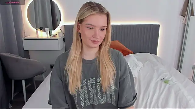 CassieRayss online show from 02/10/25, 02:05