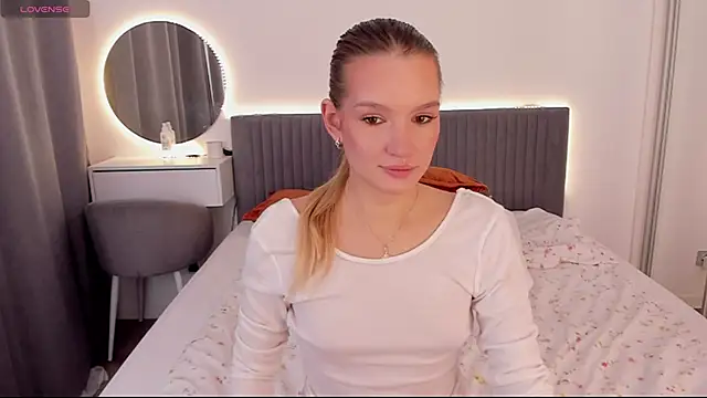 CassieRayss online show from 10/06/25, 02:47