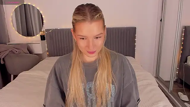 CassieRayss online show from 04/15/26, 09:05