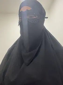 Snapshot of Hijabi_HotGirls chatting on 02/22/25, 05:57 Hijabi HotGirls online show from 02/22/25, 05:57