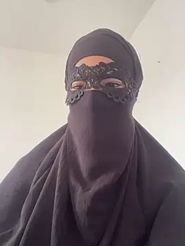Snapshot of Hijabi_HotGirls chatting on 02/23/25, 10:39 Hijabi HotGirls online show from 02/23/25, 10:39
