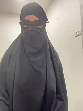 Snapshot of Hijabi_HotGirls chatting on 03/05/25, 08:21 Hijabi HotGirls online show from 03/05/25, 08:21