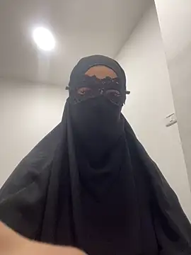 Snapshot of Hijabi_HotGirls chatting on 03/07/25, 10:43 Hijabi HotGirls online show from 03/07/25, 10:43
