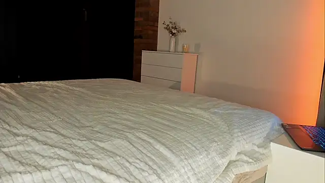 Snapshot of Rachel_Rey chatting on 11/19/25, 06:08 Rachel Rey online show from 11/19/25, 06:08