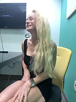 Snapshot of CindyOcean chatting on 02/21/25, 01:33 CindyOcean online show from 02/21/25, 01:33