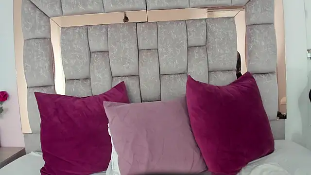 Snapshot of emma_castilloo chatting on 06/20/26, 09:28 emma castilloo online show from 06/20/26, 09:28