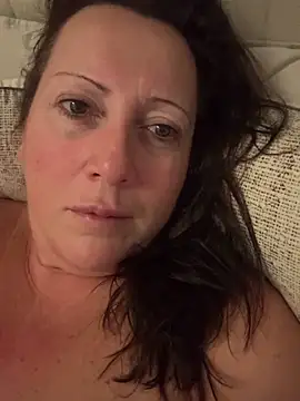 Snapshot of xsexycurvymilf chatting on 12/19/24, 06:45 xsexycurvymilf online show from 12/19/24, 06:45