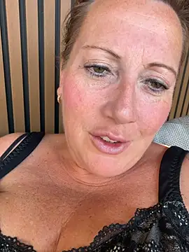 xsexycurvymilf online show from 07/15/26, 11:37
