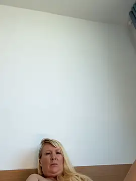 EmmaInLove23 online show from 02/21/26, 05:30