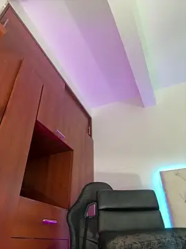 Snapshot of ivannapretyts chatting on 11/04/25, 04:17 ivannapretyts online show from 11/04/25, 04:17