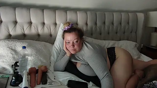 Snapshot of Beauty4AGent chatting on 12/10/24, 08:38 Beauty4AGent online show from 12/10/24, 08:38