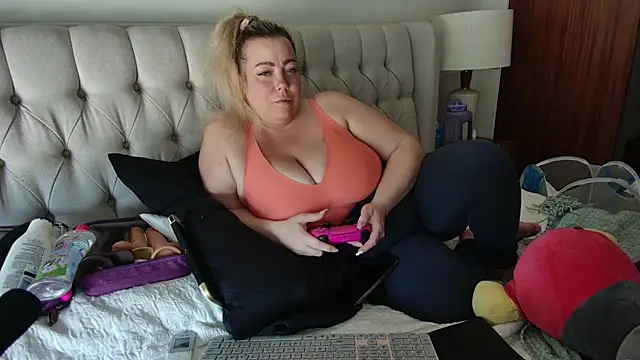 Snapshot of Beauty4AGent chatting on 03/04/25, 06:50 Beauty4AGent online show from 03/04/25, 06:50