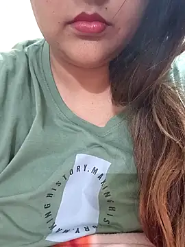 Snapshot of _Redwine_ chatting on 02/15/25, 04:23 Redwine online show from 02/15/25, 04:23