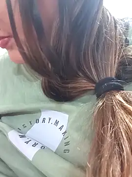 Snapshot of _Redwine_ chatting on 02/15/25, 08:43 Redwine online show from 02/15/25, 08:43