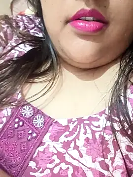 Snapshot of _Redwine_ chatting on 02/20/25, 10:37 Redwine online show from 02/20/25, 10:37