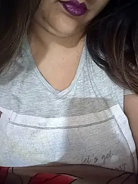 Snapshot of _Redwine_ chatting on 02/24/25, 06:15 Redwine online show from 02/24/25, 06:15