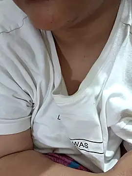 Snapshot of _Redwine_ chatting on 03/06/25, 01:35 Redwine online show from 03/06/25, 01:35