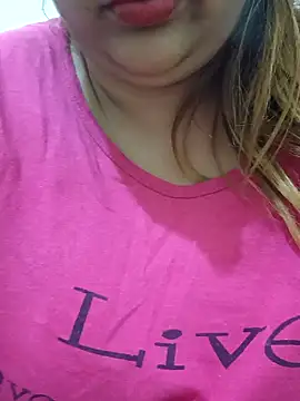 Snapshot of _Redwine_ chatting on 03/08/25, 03:02 Redwine online show from 03/08/25, 03:02