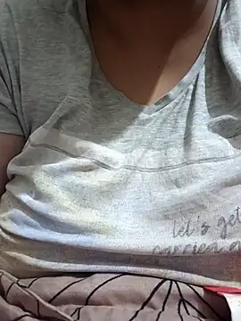 Snapshot of _Redwine_ chatting on 03/18/25, 05:53 Redwine online show from 03/18/25, 05:53