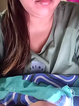 Snapshot of _Redwine_ chatting on 09/18/25, 08:00 Redwine online show from 09/18/25, 08:00