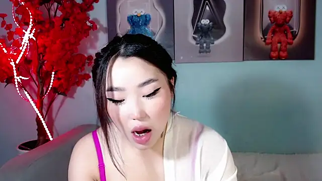 Snapshot of ichiben chatting on 01/18/25, 09:02 ichiben online show from 01/18/25, 09:02