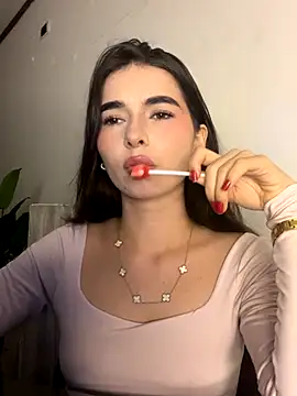 Coralinee 01 online show from 01/09/26, 12:13