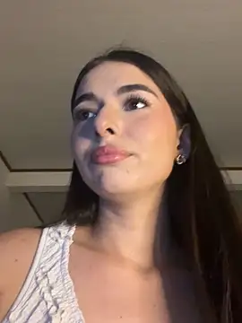 Coralinee 01 online show from 03/07/26, 12:40