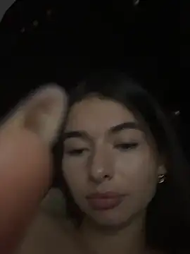 Coralinee 01 online show from 04/28/26, 04:23