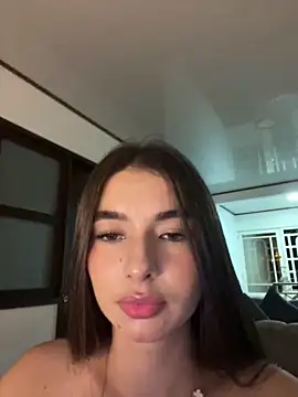 Coralinee 01 online show from 05/09/26, 12:49