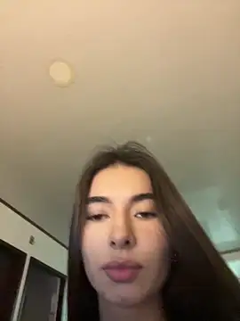 Coralinee 01 online show from 05/26/26, 11:12