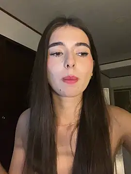 Coralinee 01 online show from 05/27/26, 01:57