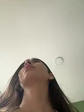 Coralinee 01 online show from 06/07/26, 10:24