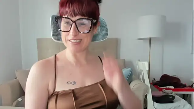 emmita69  online show from 03/04/26, 09:15