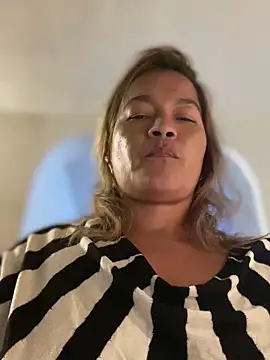 Snapshot of Jlo_69 chatting on 02/06/25, 01:38 Jlo 69 online show from 02/06/25, 01:38