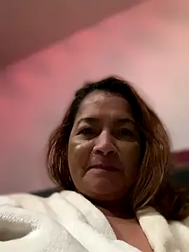 Snapshot of Jlo_69 chatting on 11/21/25, 03:49 Jlo 69 online show from 11/21/25, 03:49